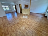 Maglód Üzlethelyiség